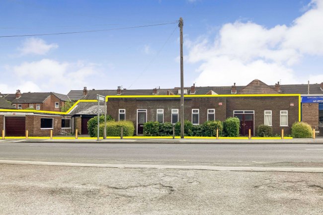 77 Queen Street, Normanton, West Yorkshire WF6 1AF 6