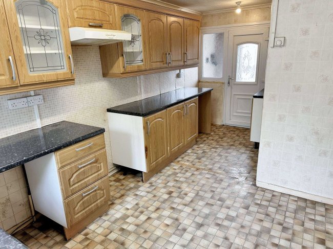 7 Sankey Crescent, Rugeley, WS15 1PA 5