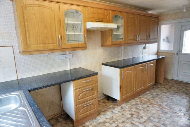 7 Sankey Crescent, Rugeley, WS15 1PA 5