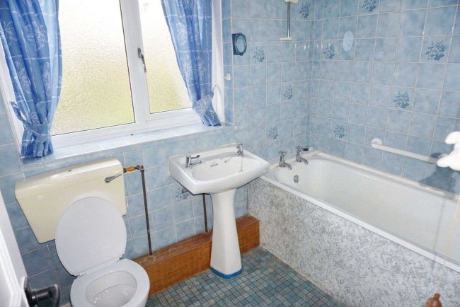 7 Sankey Crescent, Rugeley, WS15 1PA 5