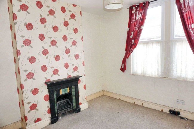 55 New Road, Dudley DY2 9AZ 6