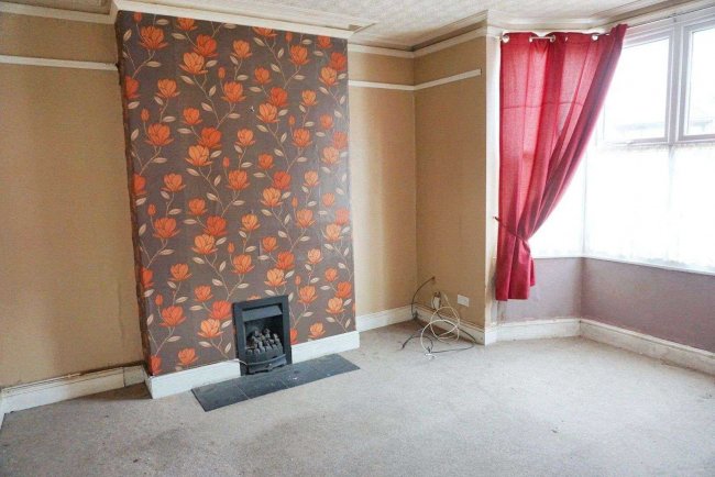 55 New Road, Dudley DY2 9AZ 6