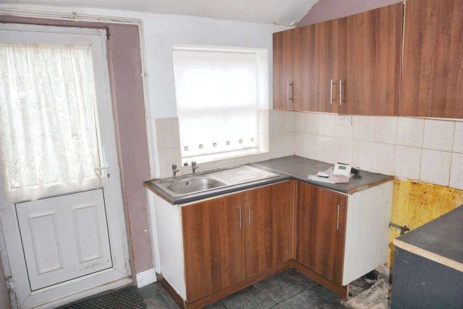 55 New Road, Dudley DY2 9AZ 6