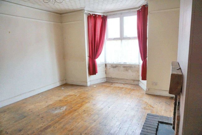 55 New Road, Dudley DY2 9AZ 6