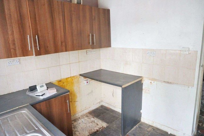 55 New Road, Dudley DY2 9AZ 6