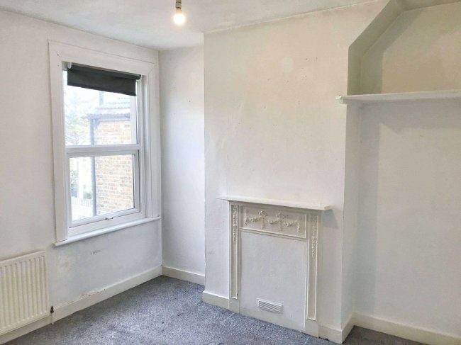 11 North Avenue, Southend on Sea SS2 5HT 10