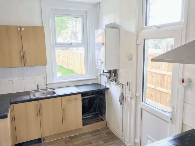 11 North Avenue, Southend on Sea SS2 5HT 10