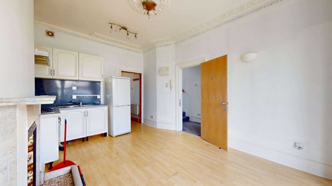 37 Northbrook Road, Ilford, Essex, IG1 3BP 8