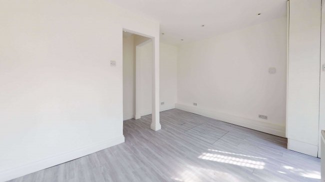 37 Northbrook Road, Ilford, Essex, IG1 3BP 8