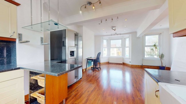 37 Northbrook Road, Ilford, Essex, IG1 3BP 8