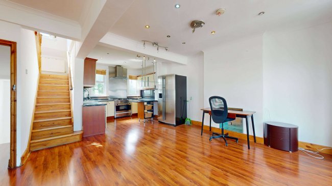 37 Northbrook Road, Ilford, Essex, IG1 3BP 8