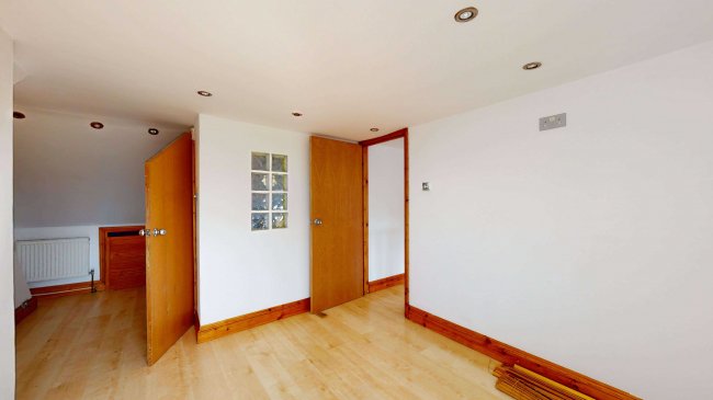 37 Northbrook Road, Ilford, Essex, IG1 3BP 8