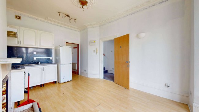 37 Northbrook Road, Ilford, Essex, IG1 3BP 8