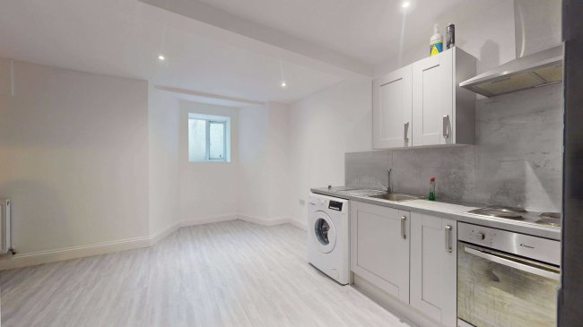 37 Northbrook Road, Ilford, Essex, IG1 3BP 8