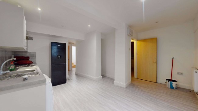 37 Northbrook Road, Ilford, Essex, IG1 3BP 8