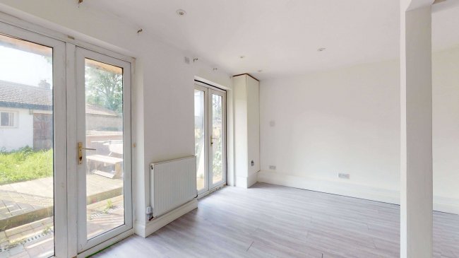 37 Northbrook Road, Ilford, Essex, IG1 3BP 8