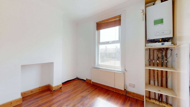 37 Northbrook Road, Ilford, Essex, IG1 3BP 8