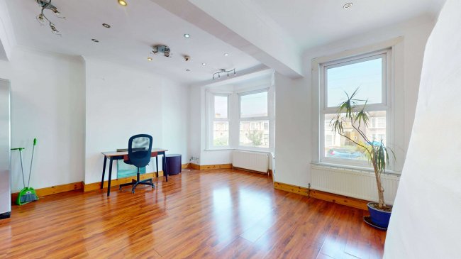 37 Northbrook Road, Ilford, Essex, IG1 3BP 8