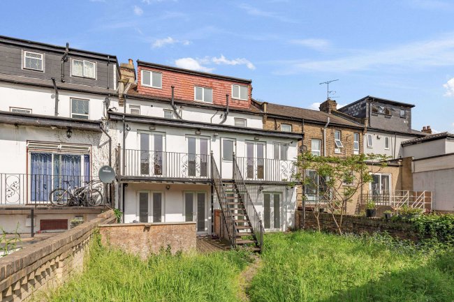 37 Northbrook Road, Ilford, Essex, IG1 3BP 8