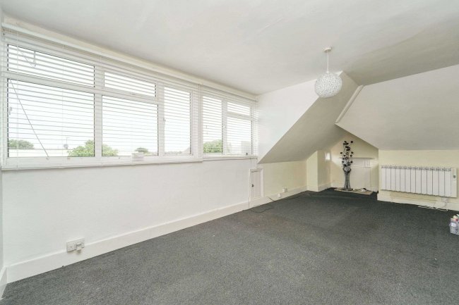 Flat 5, 2 Cranes Park Avenue, Surbiton, Surrey, KT5 8BX 3
