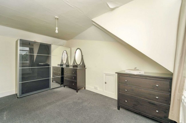 Flat 5, 2 Cranes Park Avenue, Surbiton, Surrey, KT5 8BX 3