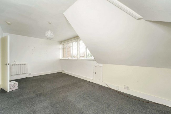 Flat 5, 2 Cranes Park Avenue, Surbiton, Surrey, KT5 8BX 3