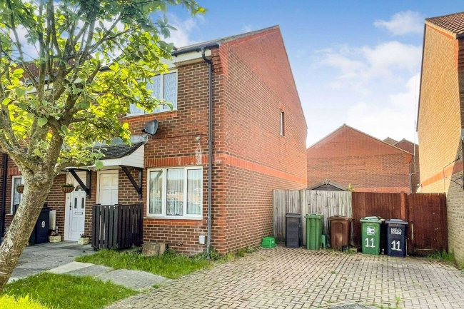 10 Alfred Road, Eastbourne, BN23 6TA 9