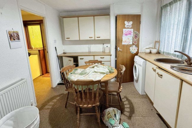 5 The Markhams, New Ollerton, Newark, Nottinghamshire, NG22 9QX 6