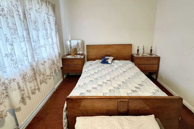 5 The Markhams, New Ollerton, Newark, Nottinghamshire, NG22 9QX 6