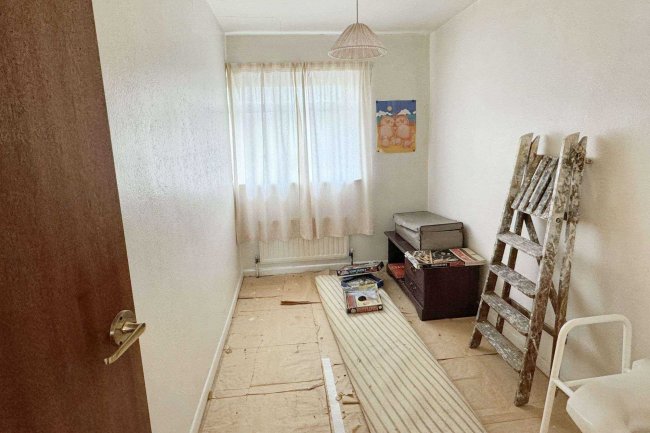 5 The Markhams, New Ollerton, Newark, Nottinghamshire, NG22 9QX 6