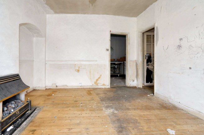 2 Coleman Road, Dagenham, RM9 6JU 6