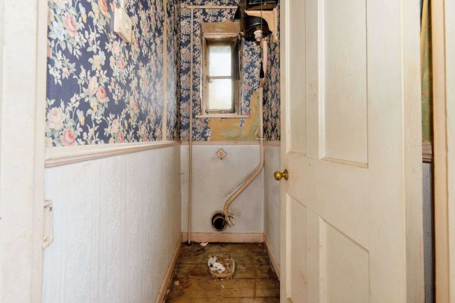 2 Coleman Road, Dagenham, RM9 6JU 6