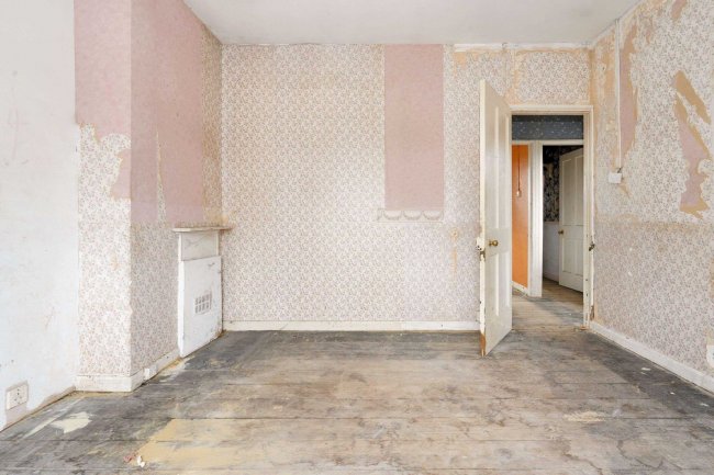 2 Coleman Road, Dagenham, RM9 6JU 6