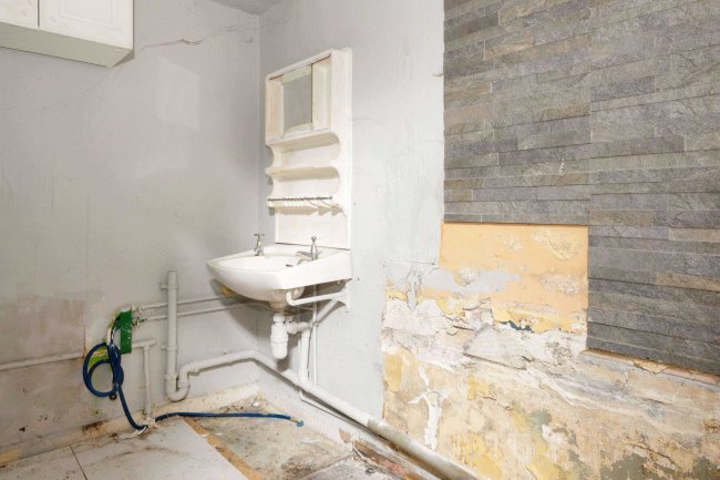 2 Coleman Road, Dagenham, RM9 6JU 6