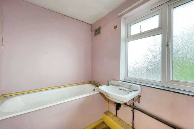 4 Wyndham Road, Bridgwater, TA6 4ND 2