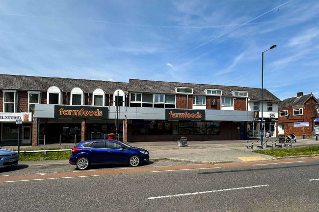Farmfoods, 33a London Road, Waterlooville, Hampshire, PO8 8DF 1