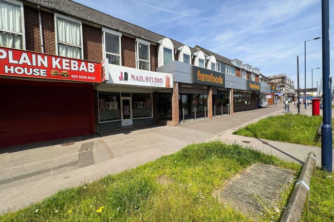 31 London Road, Waterlooville, PO8 8DF 7