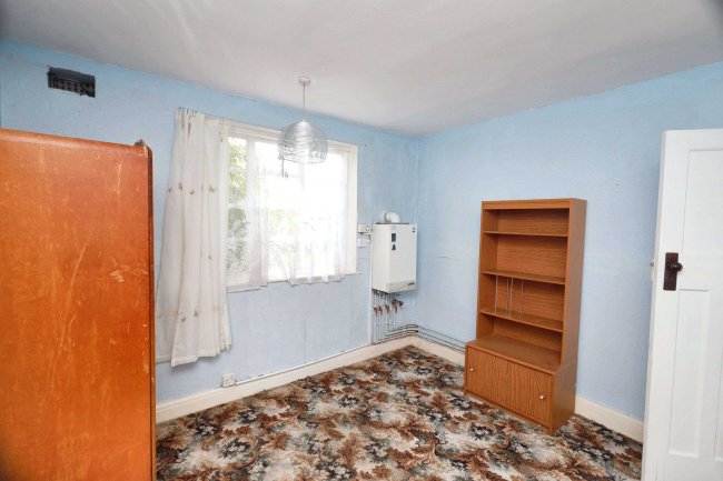 81 Crest Drive, Enfield, Middlesex, EN3 5QE 9