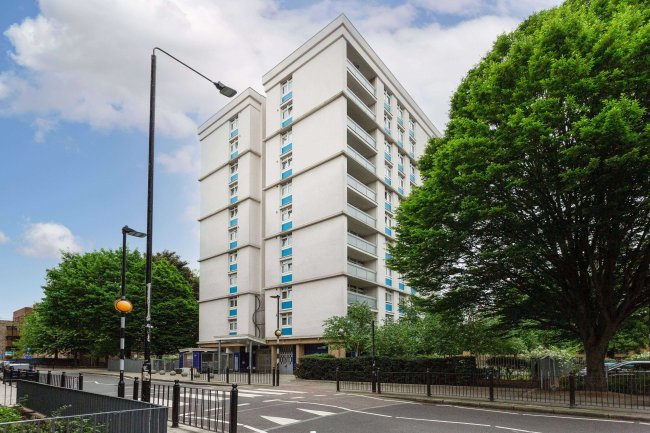 Flat 29 Ballinger Point, Bromley High Street, Bow, London, E3 3EH 1