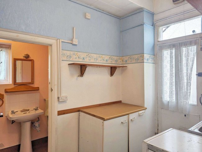 23 Dale Road, Purley, Surrey, CR8 2ED 4