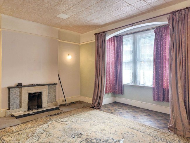 23 Dale Road, Purley, Surrey, CR8 2ED 4