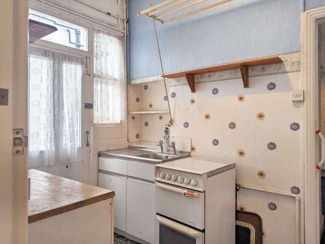 23 Dale Road, Purley, Surrey, CR8 2ED 4