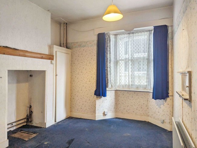 23 Dale Road, Purley, Surrey, CR8 2ED 4