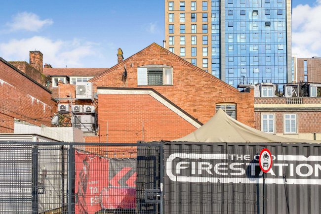 38 Holdenhurst, Bournemouth, Dorset BH8 8AD 5