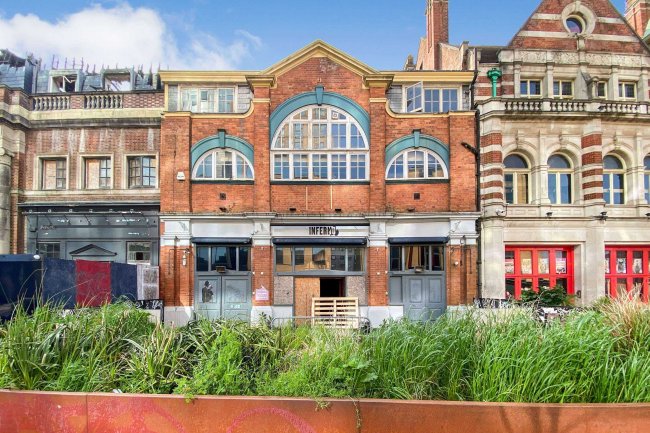 38 Holdenhurst, Bournemouth, Dorset BH8 8AD 5