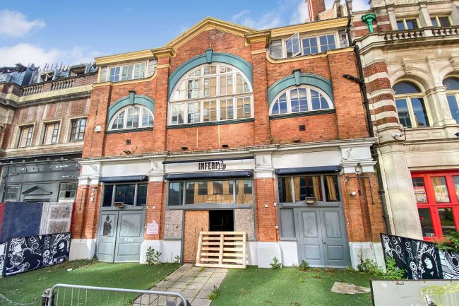 38 Holdenhurst, Bournemouth, Dorset BH8 8AD 5