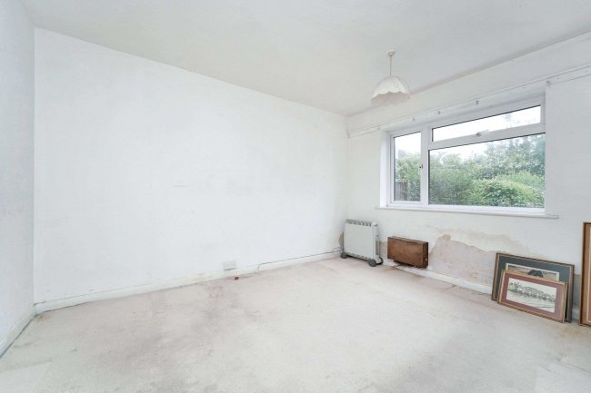 213 Bedfont Close, Feltham, Middlesex TW14 8LQ 5