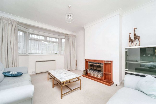 213 Bedfont Close, Feltham, Middlesex TW14 8LQ 5