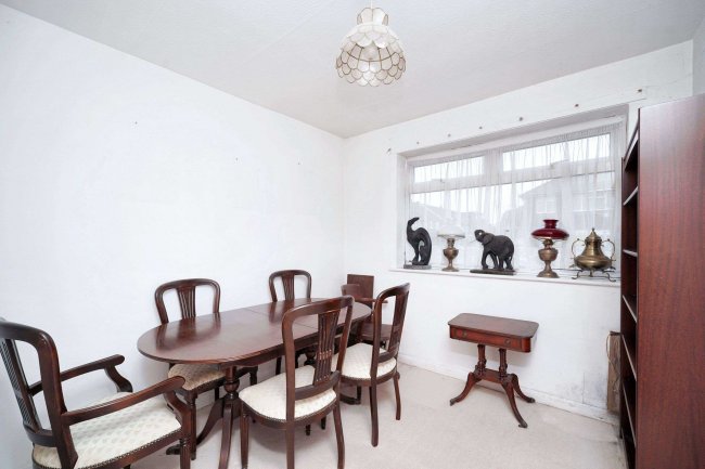 213 Bedfont Close, Feltham, Middlesex TW14 8LQ 5