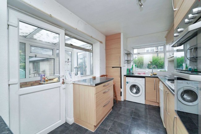 213 Bedfont Close, Feltham, Middlesex TW14 8LQ 5